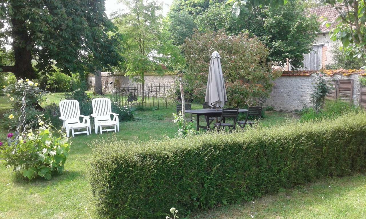 Une Maison A La Campagne Beaune-la-Rolande Exterior photo